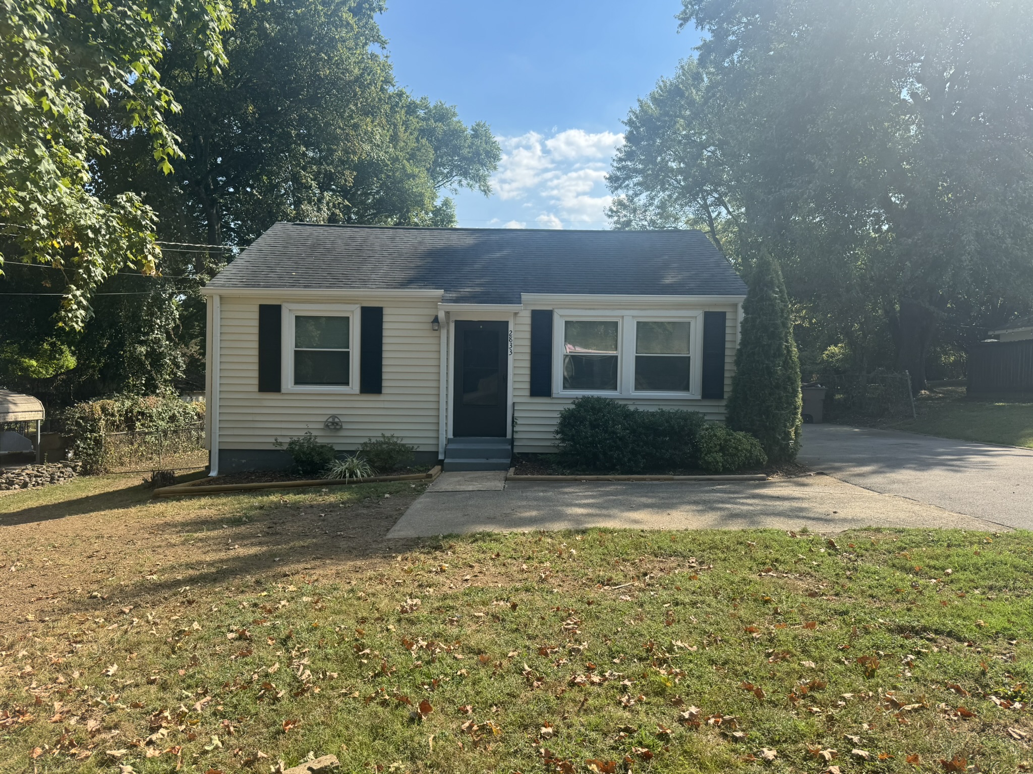 2833 Colonial Circle